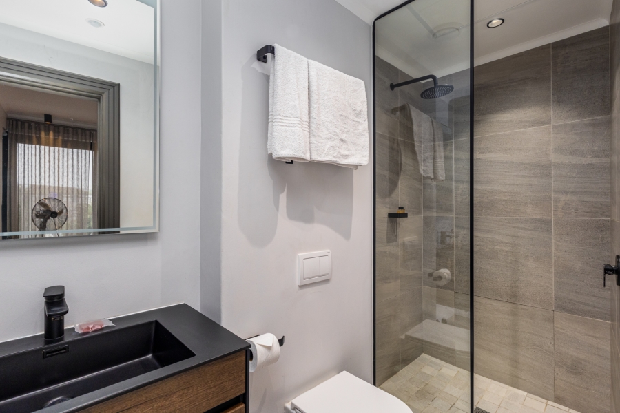 1 Bedroom Property for Sale in Green Point Western Cape